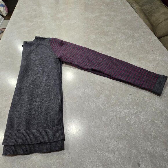 RW & Co. Women's Knit Long Sleeves Top w/Dots - Charcoal Grey/Red - Sze Medium - Picture 9 of 12